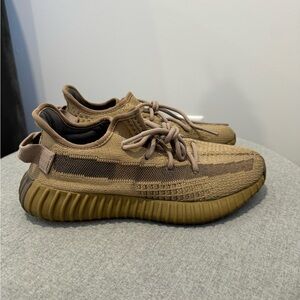 Yeezy 350 boosts size US7.5 fits a women’s US8.5